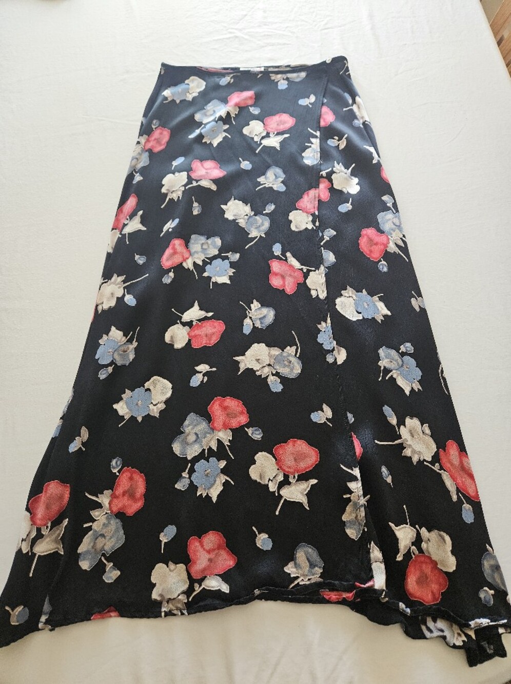💮Vintage Bleu Cafe Floral Print Black Wrap Around Skirt Satin Rayon Size "12"